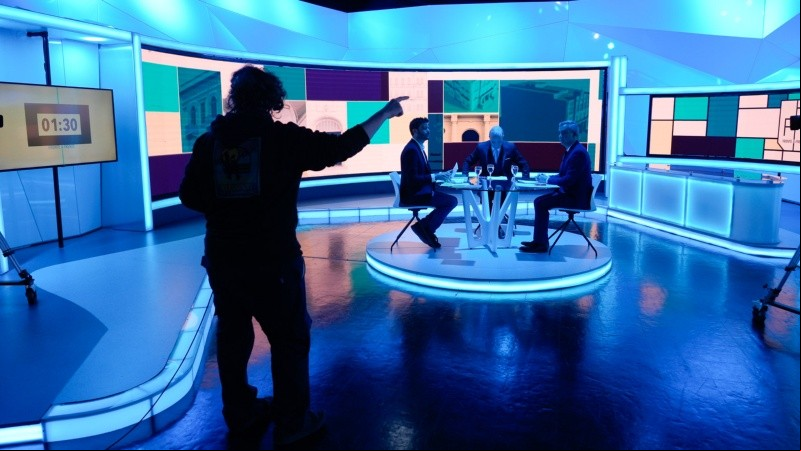 Todas las fotos del debate entre Monteverde y Javkin en El Tres