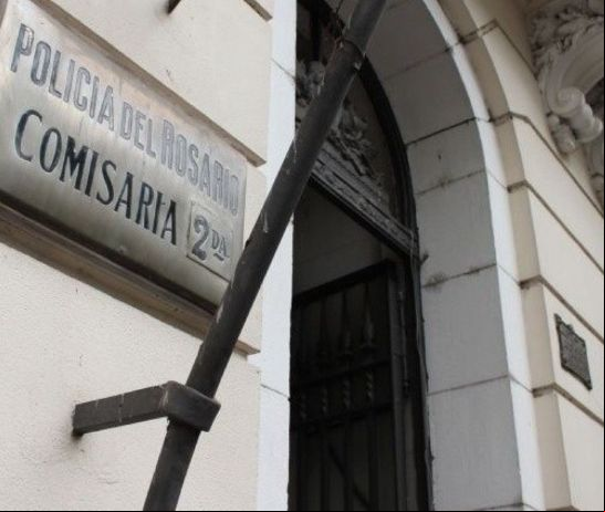 Acusaron a cinco policías por golpizas a dos personas demoradas en la comisaría 2ª