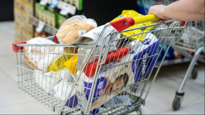 Un informe indica que durante el último año hubo una recuperación del poder de compra para alimentos de la canasta básica.