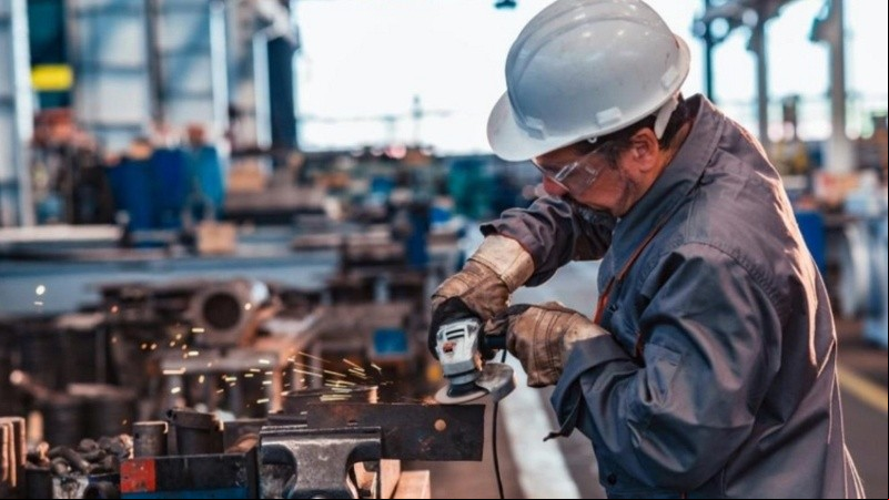 Construcción e industria se anotaron datos positivos en abril y registraron sus mayores subas.