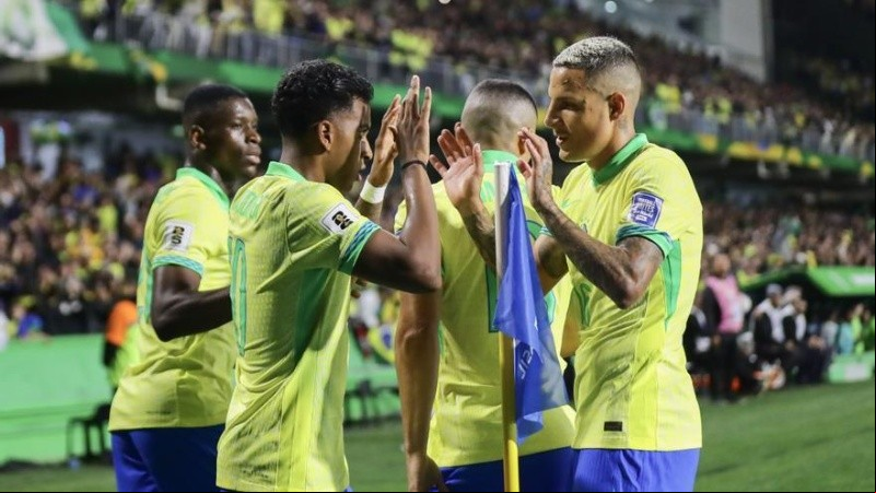 Brasil venció a Paraguay y confirmó su pasaje. Es la única selección que disputó todos los mundiales