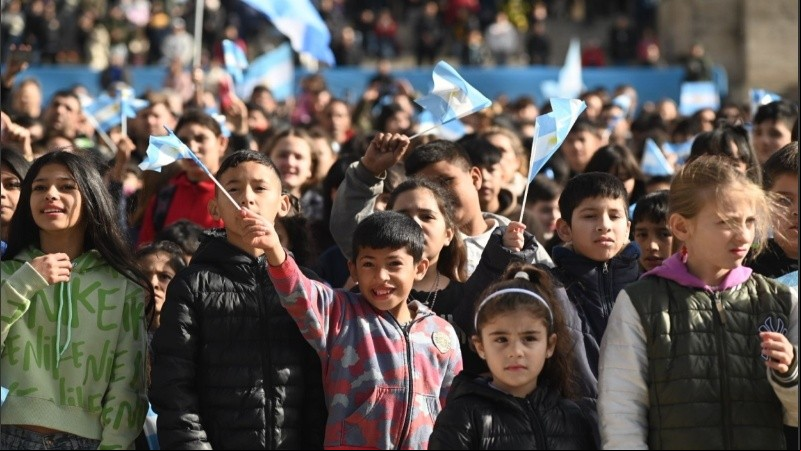 En la jornada de ayer, unos 450 chicos provenientes de Mendoza, Ciudad Autónoma de Buenos Aires y provincia de Buenos Aires juraron lealtad a la bandera.