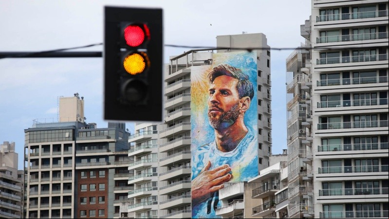 El mural de Messi terminado. (Foto: Alan Monzón/Rosario3) El mural de Messi terminado. (Foto: Alan Monzón/Rosario3)